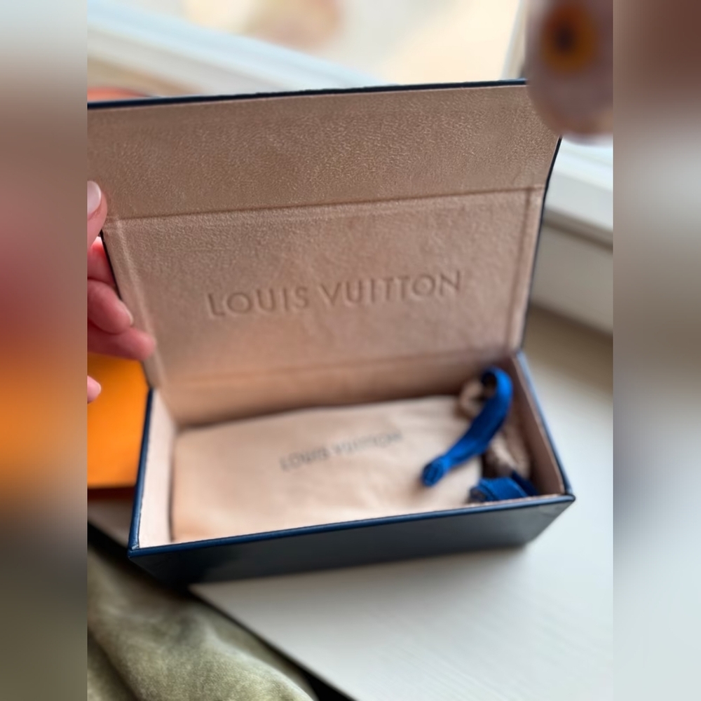 Louis Vuitton Clash Square Sunglasses - Picture 10 of 11